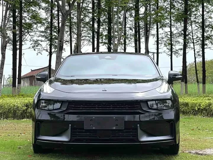 Lynk & Co 03