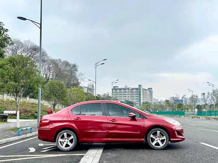 Peugeot 408