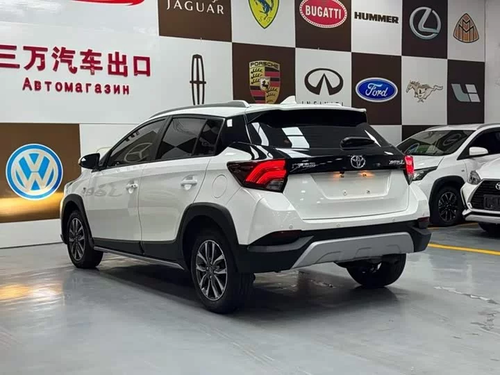 Toyota Yaris L