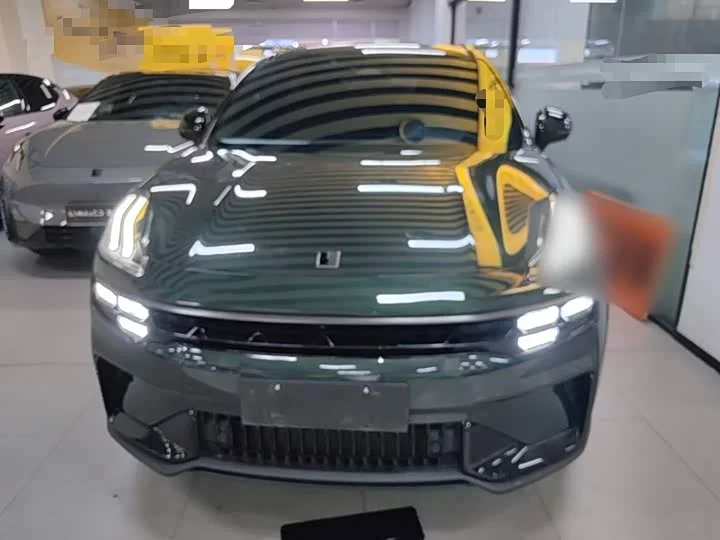 Lynk & Co 06