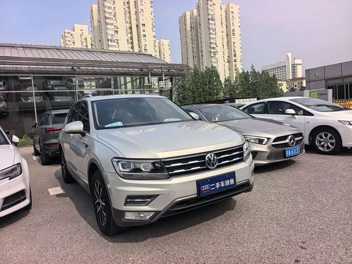 Volkswagen Tiguan L