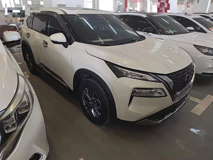 Nissan Qijun