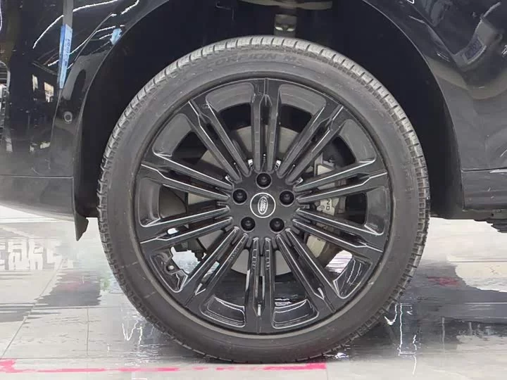 Land Rover range rover