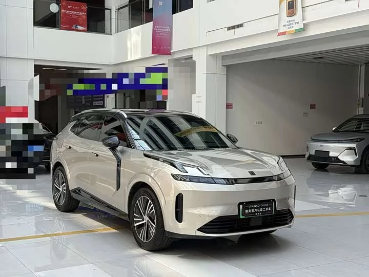 Lynk & Co 08 EM-P