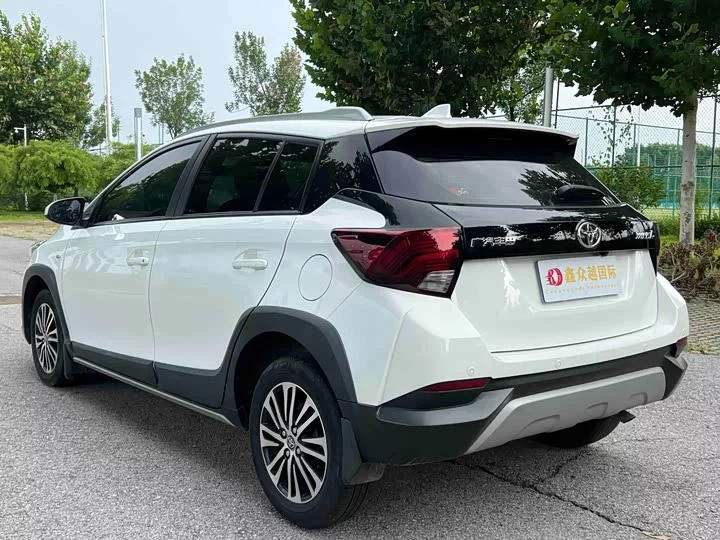 Toyota Yaris L