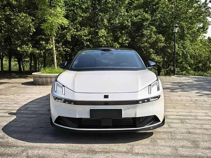 Lynk & Co 10