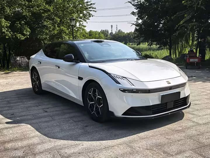 Lynk & Co 10