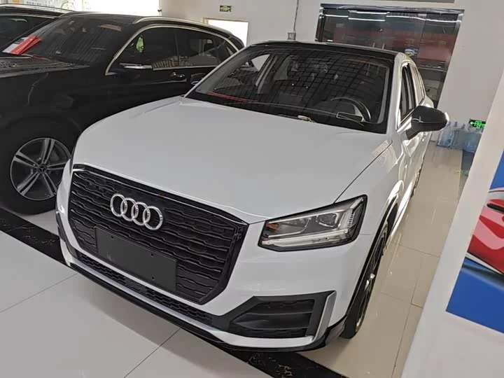 Audi Q2L