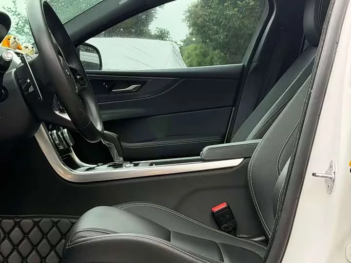 Jaguar XEL
