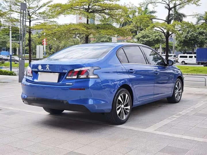 Peugeot 408