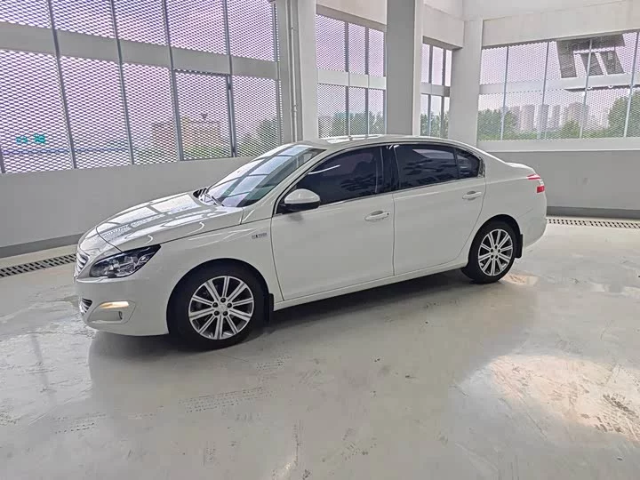 Peugeot 408