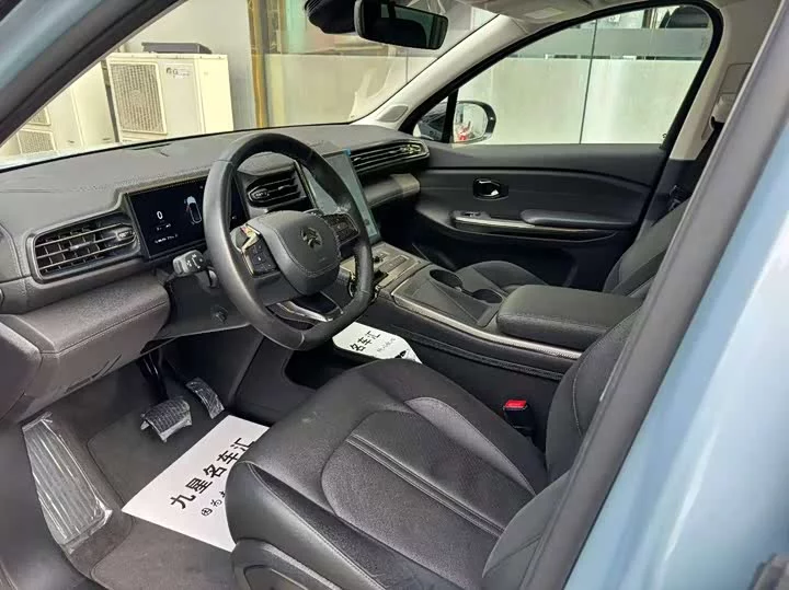 NIO ES6