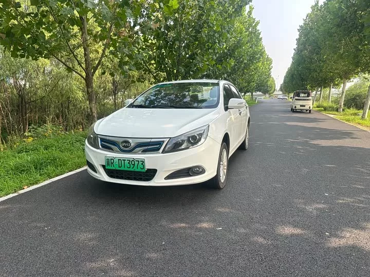 BYD e5