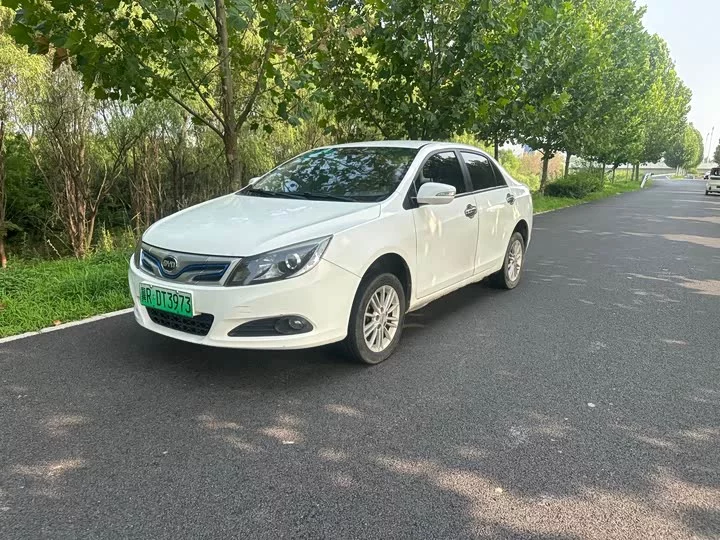 BYD e5