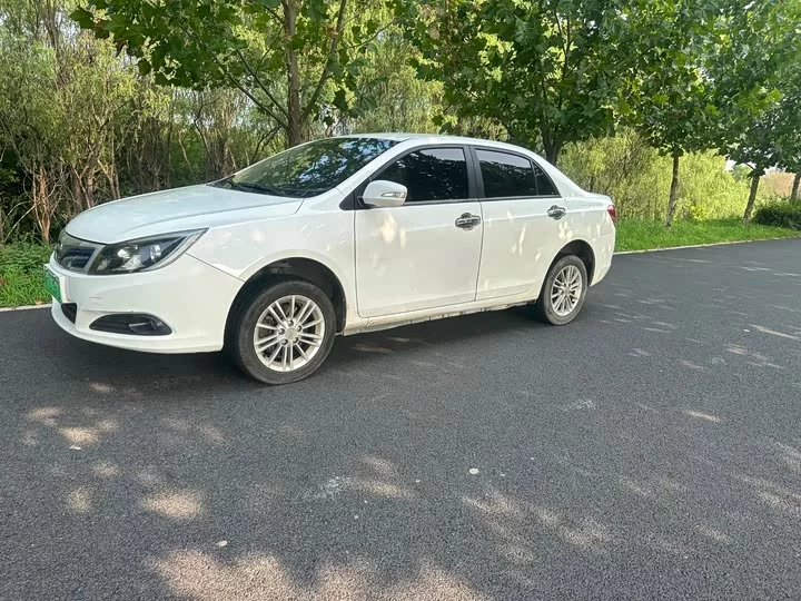 BYD e5