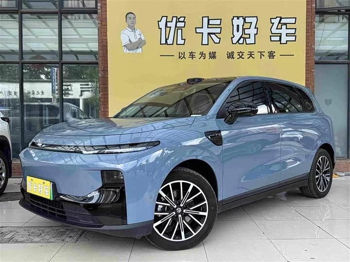 Leapmotor B10