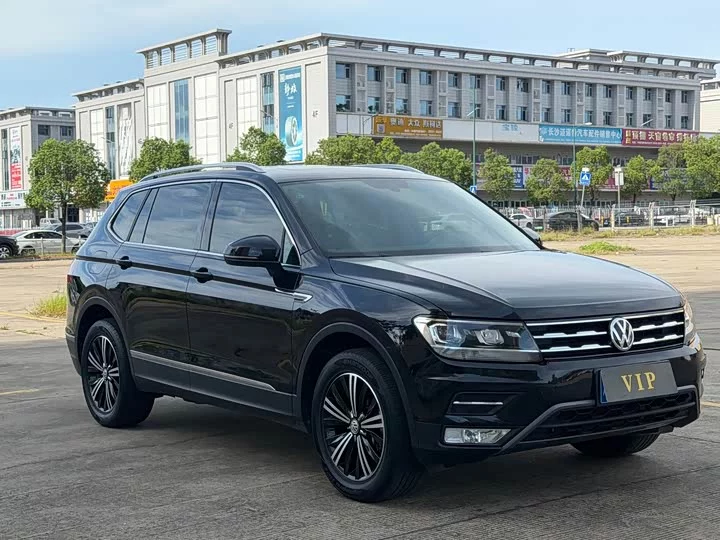 Volkswagen Tiguan L