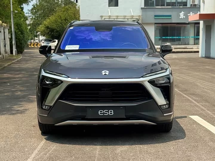 NIO ES8