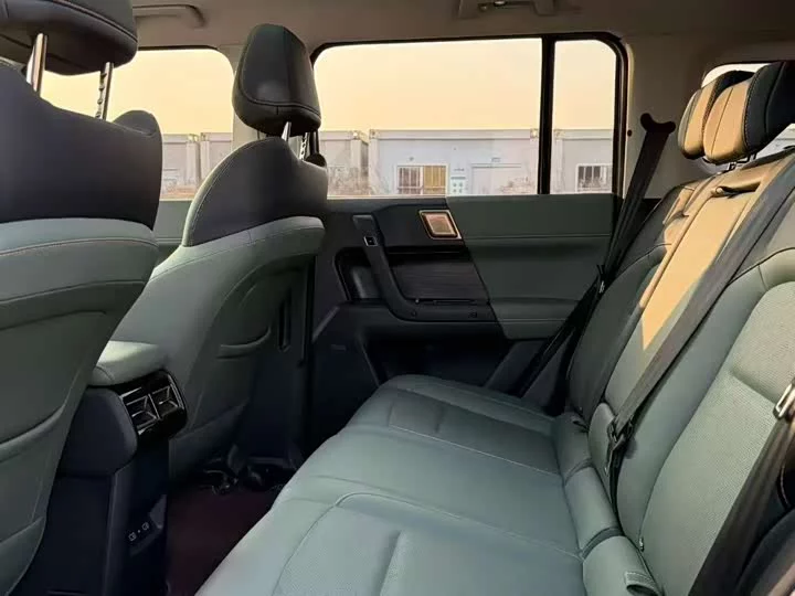 iCAR 03