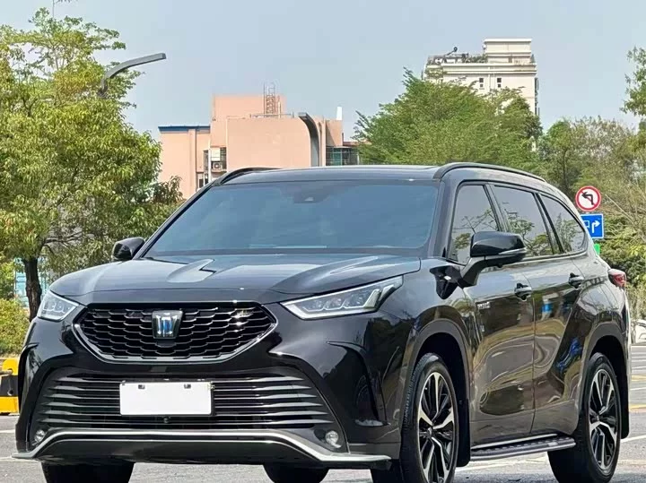 Toyota Crown Kluger