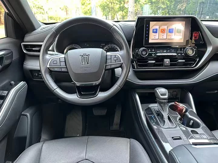 Toyota Crown Kluger