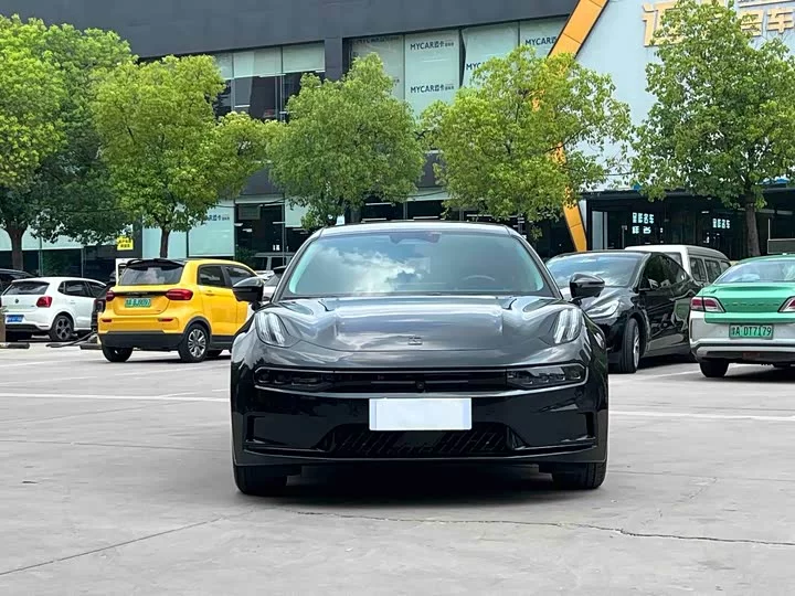 ZEEKR 001