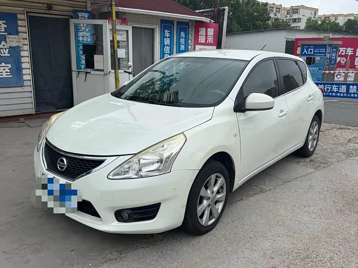 Nissan Tiida