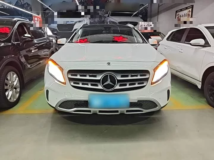 Mercedes-Benz GLA