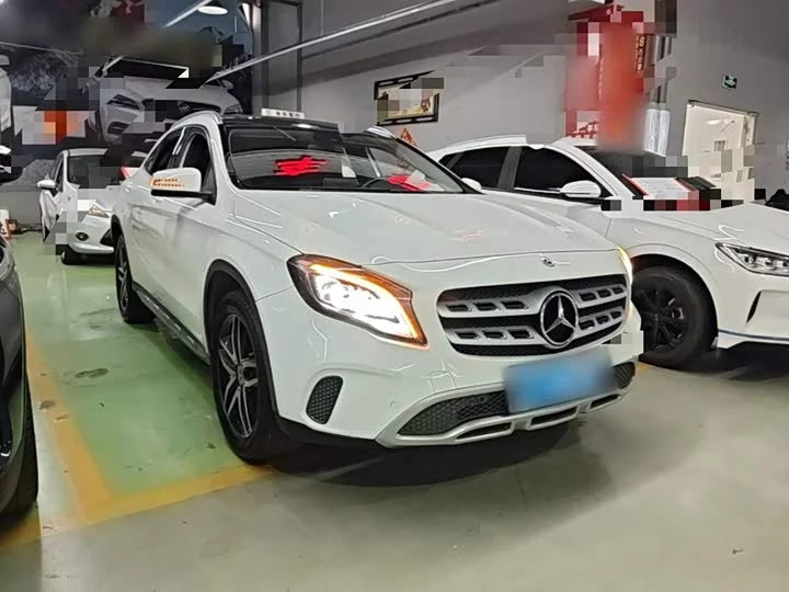 Mercedes-Benz GLA