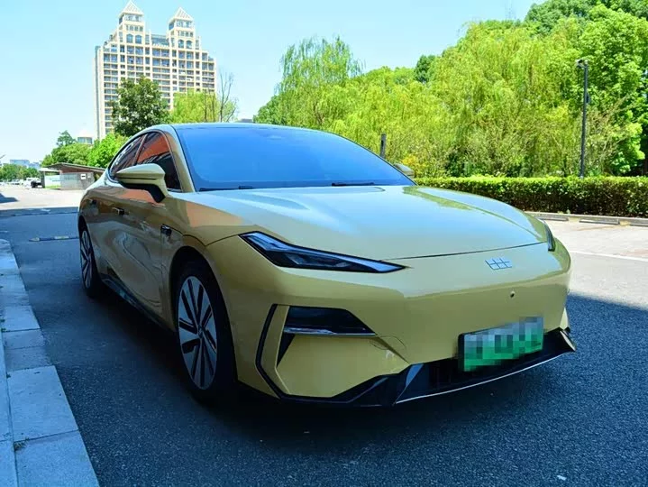 Geely Galaxy E8