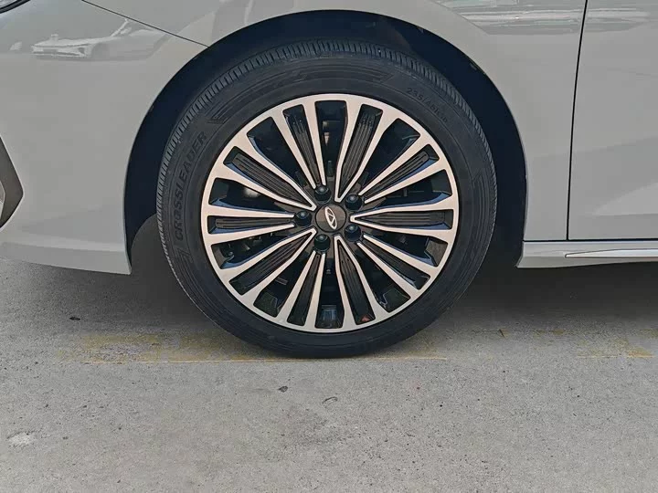 Chery Fengyun A8L