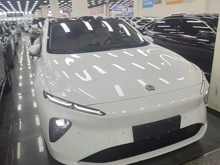 NIO ET7