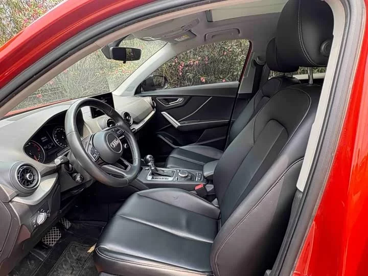 Audi Q2L