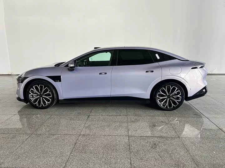 ZEEKR 007