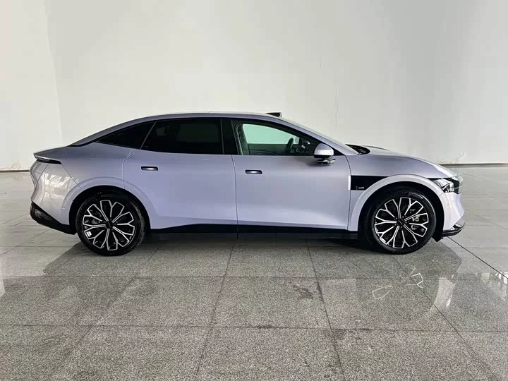 ZEEKR 007