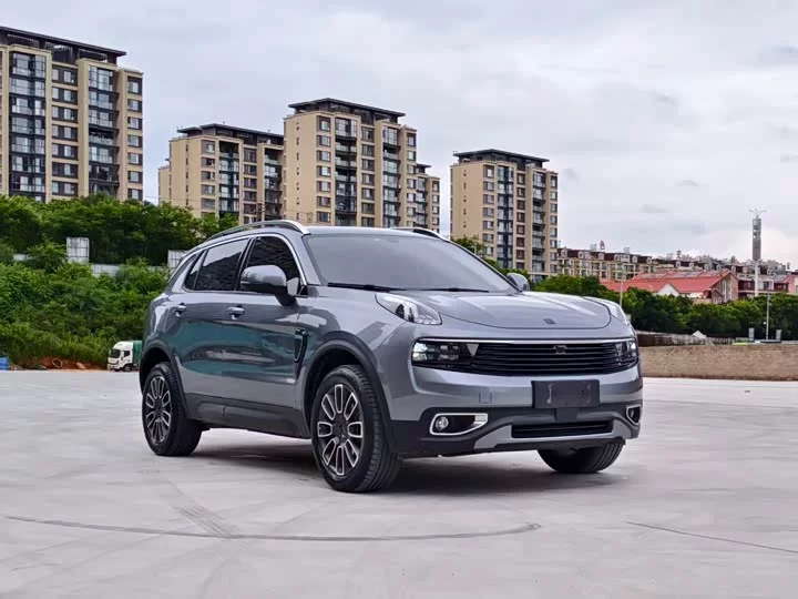 Lynk & Co 01