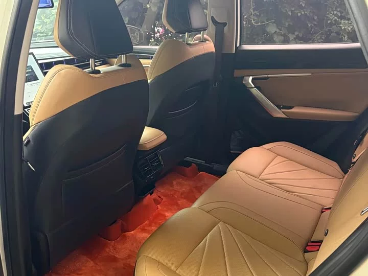 Geely Boyue L