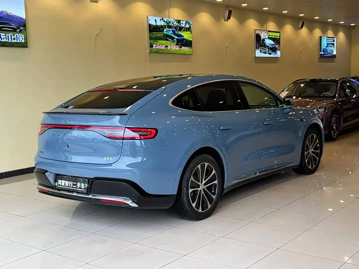 Luxeed R7