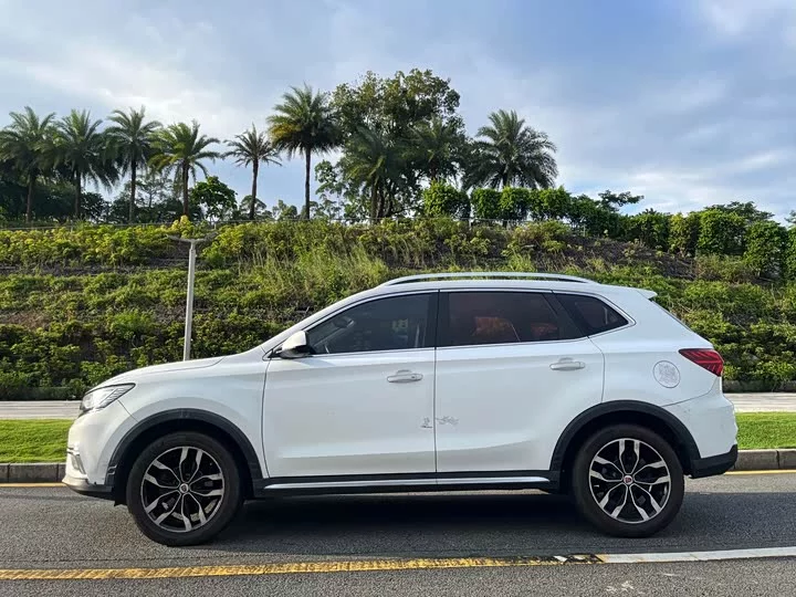 Roewe RX5