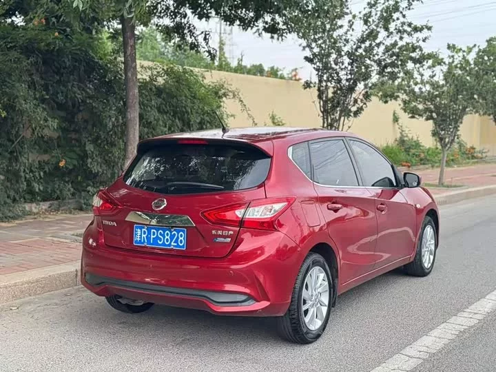 Nissan Tiida