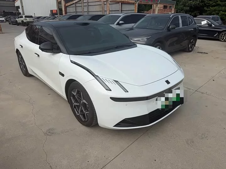 Lynk & Co 10