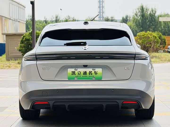 NIO ET5T