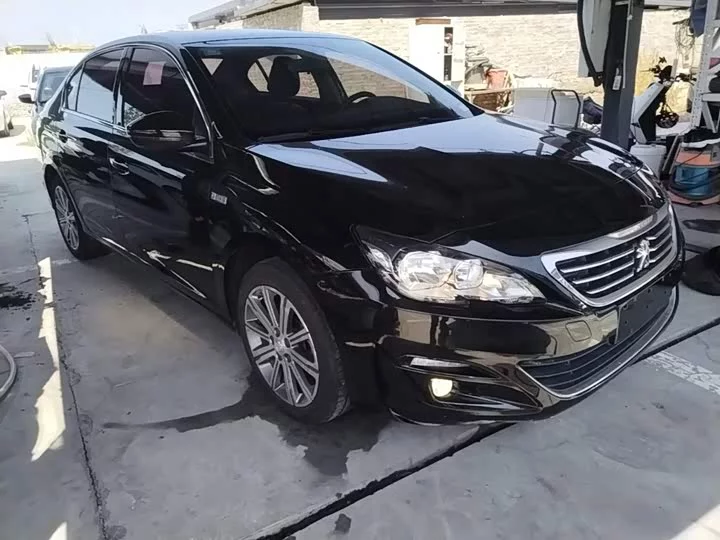 Peugeot 408