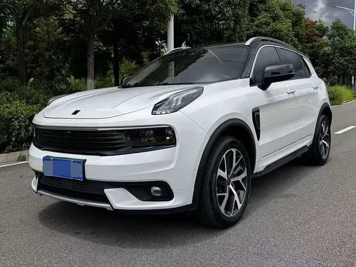 Lynk & Co 01