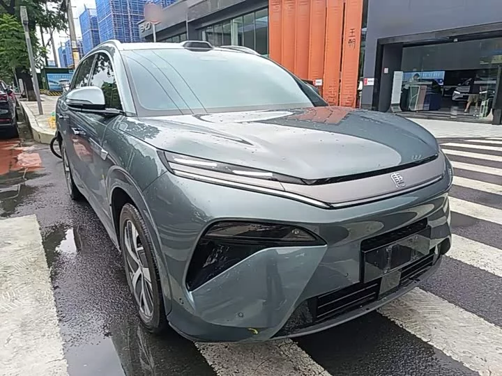 BYD Tang L