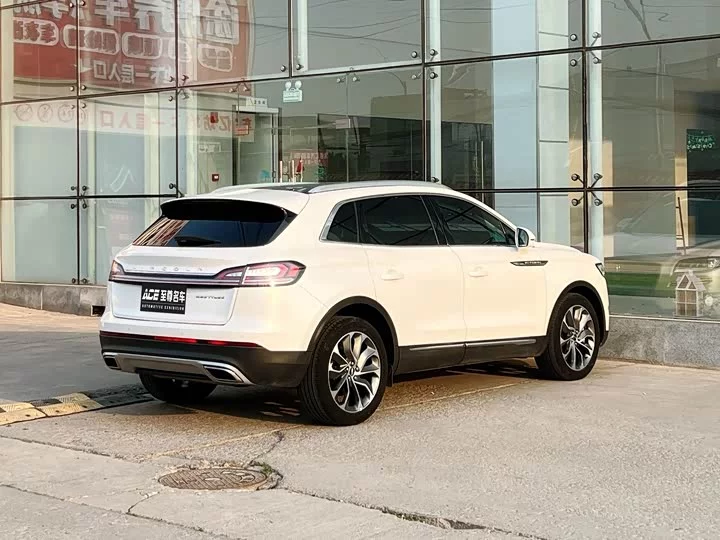 Lincoln navigator
