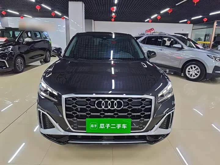 Audi Q2L
