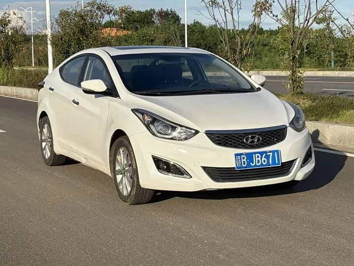 Hyundai Elantra