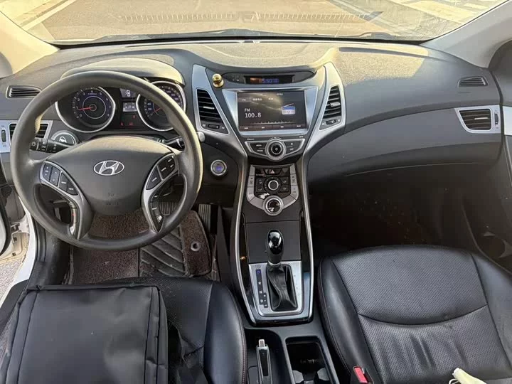 Hyundai Elantra