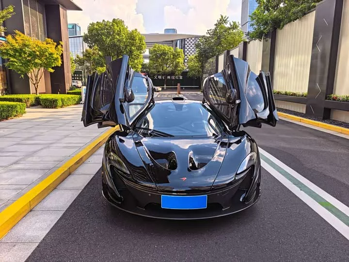 McLaren P1